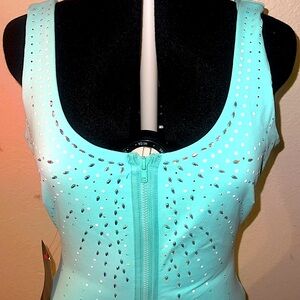 bebe ZIP FRT EMBELLISHED SLVLESS DR